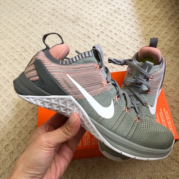 metcon 4 vs dsx flyknit 2